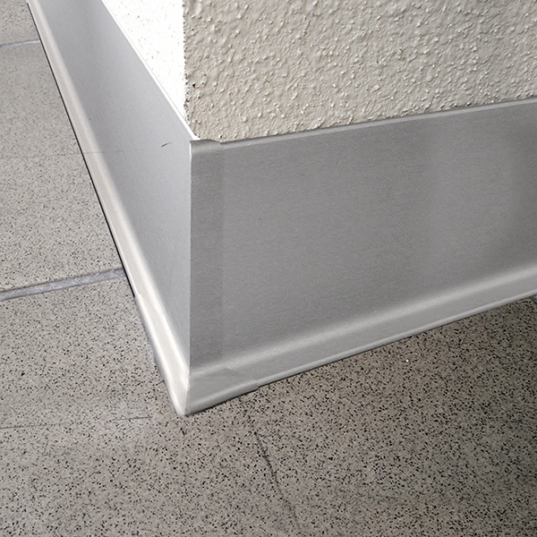 PLINTHE aluminium 60 mm - 2,70 m - à coller