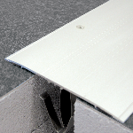 COUVRE-JOINT CJS À BORDS EN BISEAU 120 mm - 3,00 m Percé et Adhésivé Butyle