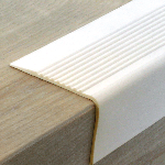 NEZ DE MARCHE PVC NMDR 65x40 mm - 3,00 m à coller