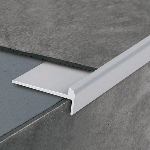 Nez de marche 14V revêtement souple  - 3,00 m à visser