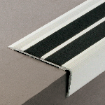 Nez de marche 6T 75x32 mm - 3,00 m Adhésivé Butyle