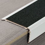 Nez de marche 3CBis 67x32mm - 3,00m à visser