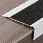 Nez de marche 50C 81x32mm - 3,00m à visser