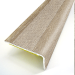 Nez de marche plaxé 6V A 36x24 mm - 2,70 m Adhésivé gamme A