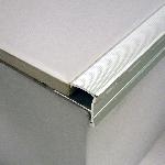 Nez de marche contemporain 10MM - 15 mm - 2,50 m - à sceller