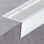 Nez de marche strié 10T 70x56mm - 3,00 m à visser