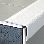 Nez de marche strié 44V A 50x32mm - 1,70 m Adhésivé Profil Tape M