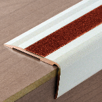 Nez de marche 3T 55x32 mm - 3,00 m à visser - livré sans bande