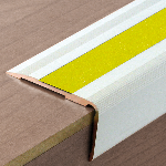 Nez de marche 3T 55x32 mm - 3,00 m à visser - livré sans bande