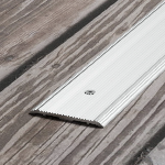 Profilé strié métallique 55 mm - 3,00 m à visser