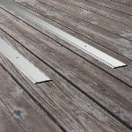 Profilé strié métallique 55 mm - 3,00 m à visser